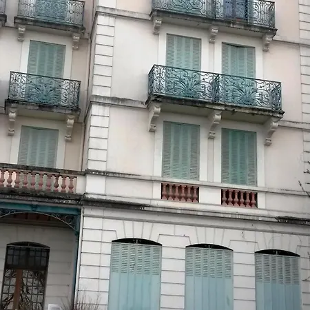 Le Cygne Face Au Leman Évian-les-Bains